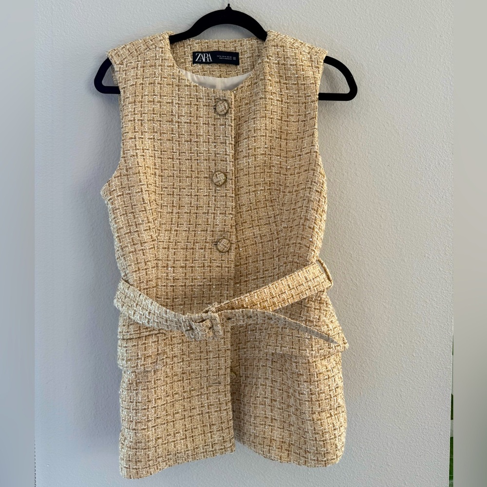 Zara Beige Tweed Buttoned Jacket